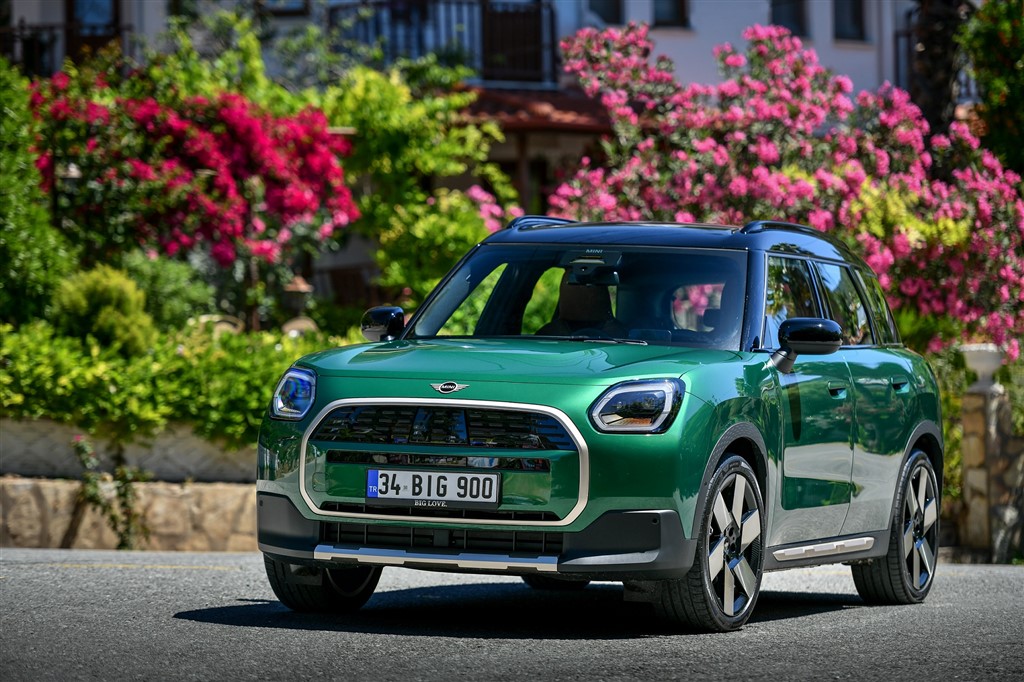 Yeni Tamamen Elektrikli MINI Countryman