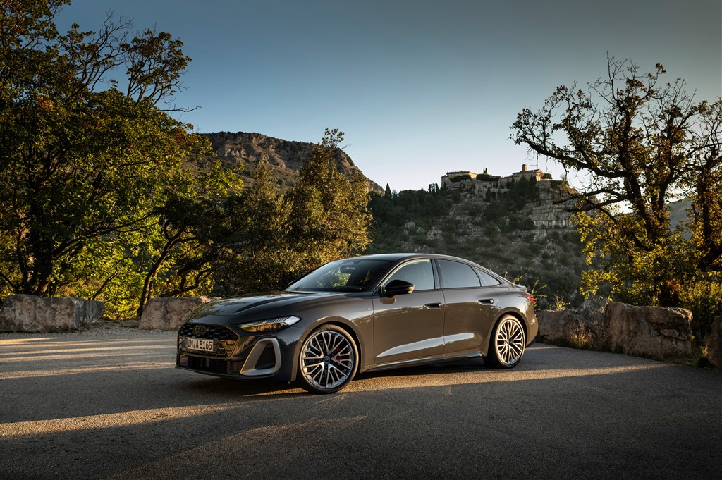 Audi A5, Genişleyen Boyutları, Yeni Teknolojisi ve Tamamen Yenilenen Altyapısı ile Sınıf Atladı