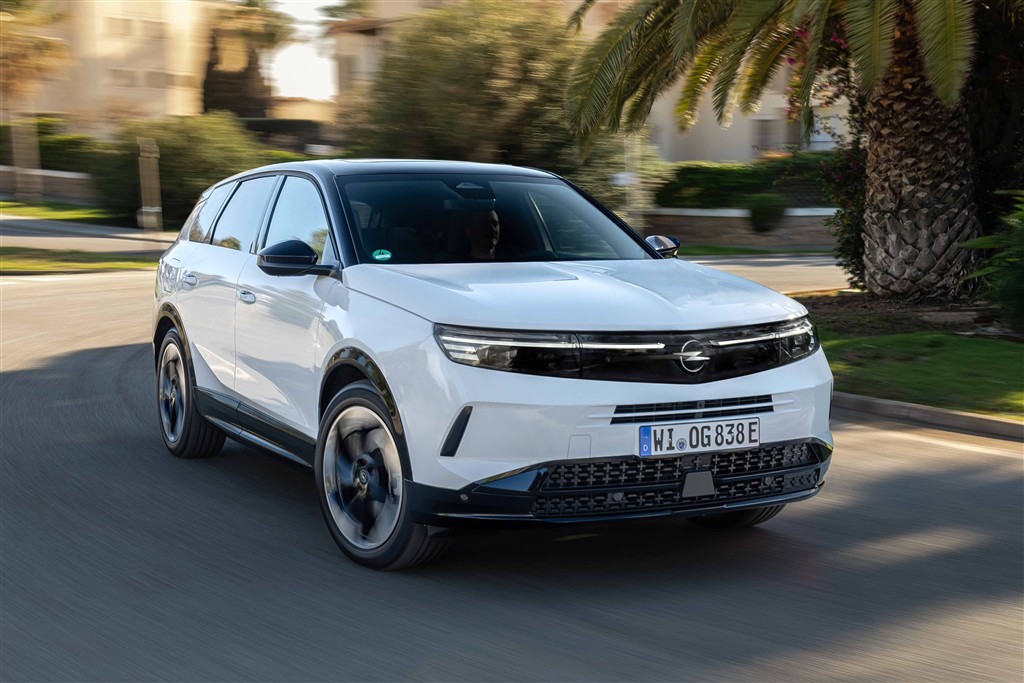 Opel’in 20 Yıllık Köpek Balığı Geleneği Yeni Grandland ile Devam Ediyor!