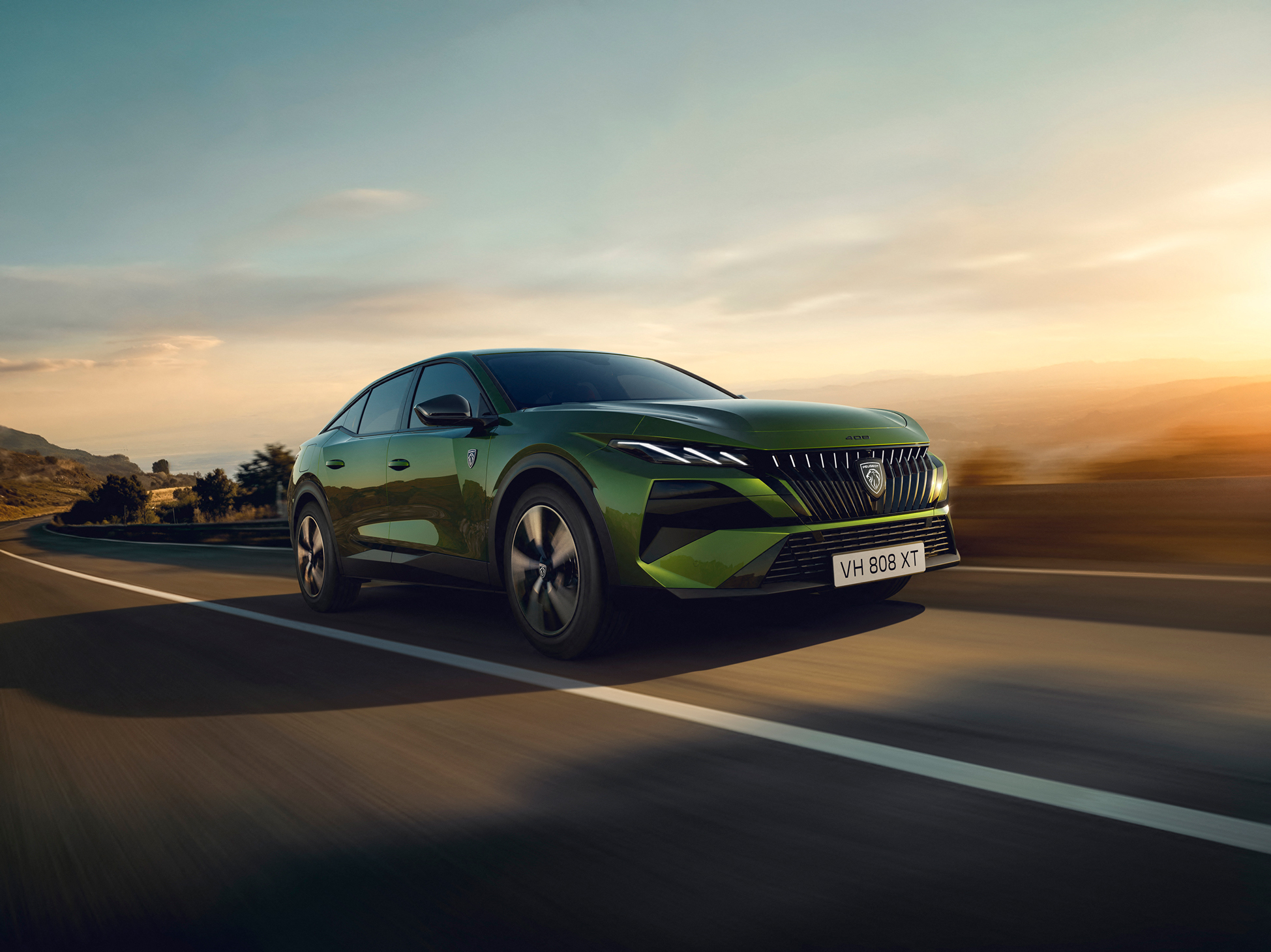 YENİ PEUGEOT 408 DİNAMİZM, SÜRÜŞ KEYFİ VE KONFORU ZİRVEYE TAŞIYOR!