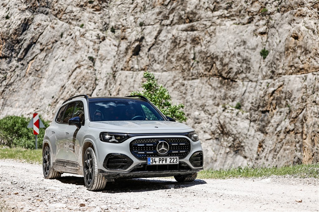 Yeni Elektrikli GLB şimdi Türkiye’de