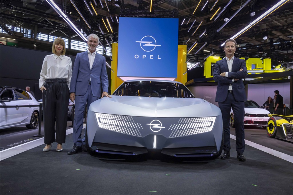 Opel’den Paris Otomobil Fuarı’nda Çifte Dünya Prömiyeri